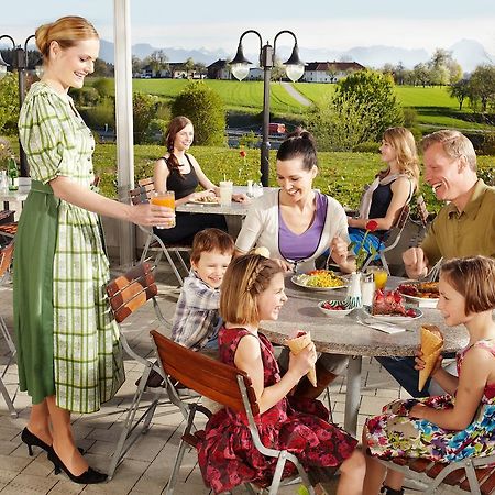 Landzeit Restaurant Voralpenkreuz Hotel Sattledt Bagian luar foto