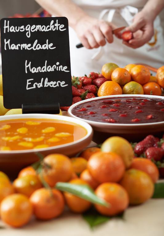 Landzeit Restaurant Voralpenkreuz Hotel Sattledt Bagian luar foto