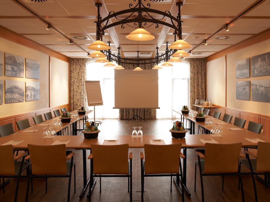 Landzeit Restaurant Voralpenkreuz Hotel Sattledt Bagian luar foto